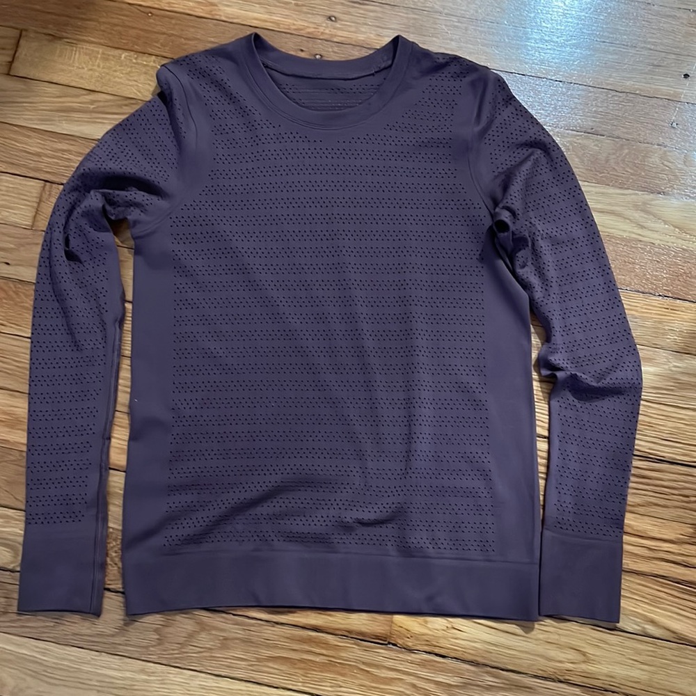 Lululemon breathable long sleeve